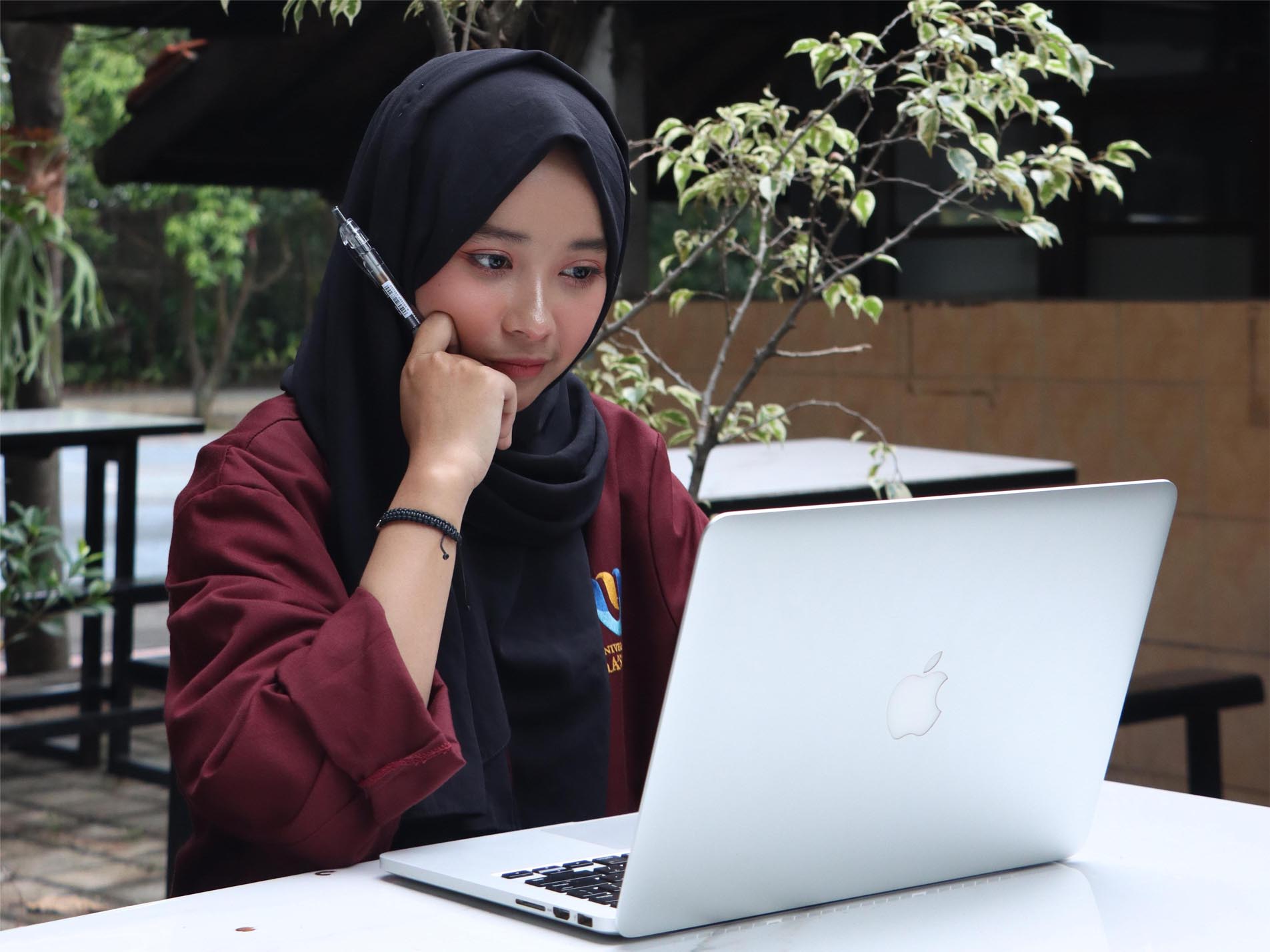 Bagaimana Memilih Kampus Swasta Akreditasi Resmi dengan Biaya Kuliah Ringan? Ini Panduannya!