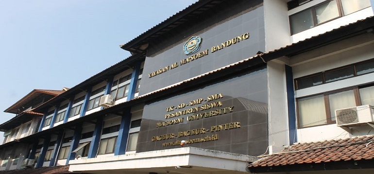 Pesantren Modern Bandung Menginternalisasi Akhlak Mulia