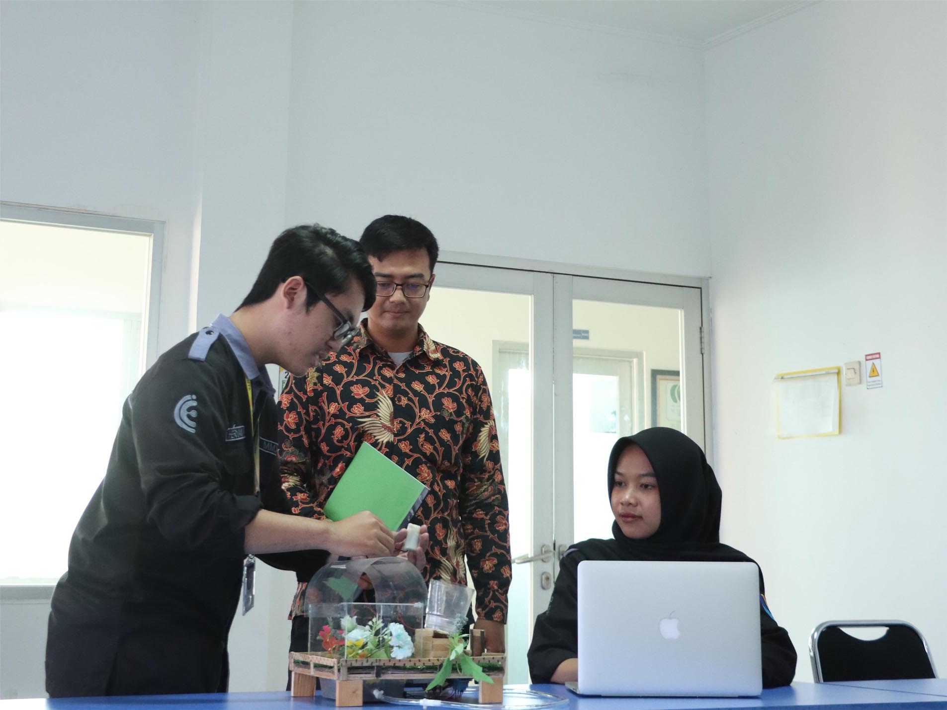 Apa Saja Mata Pelajaran Wajib di SMA yang Menjadi Dasar Jurusan Teknik Industri?