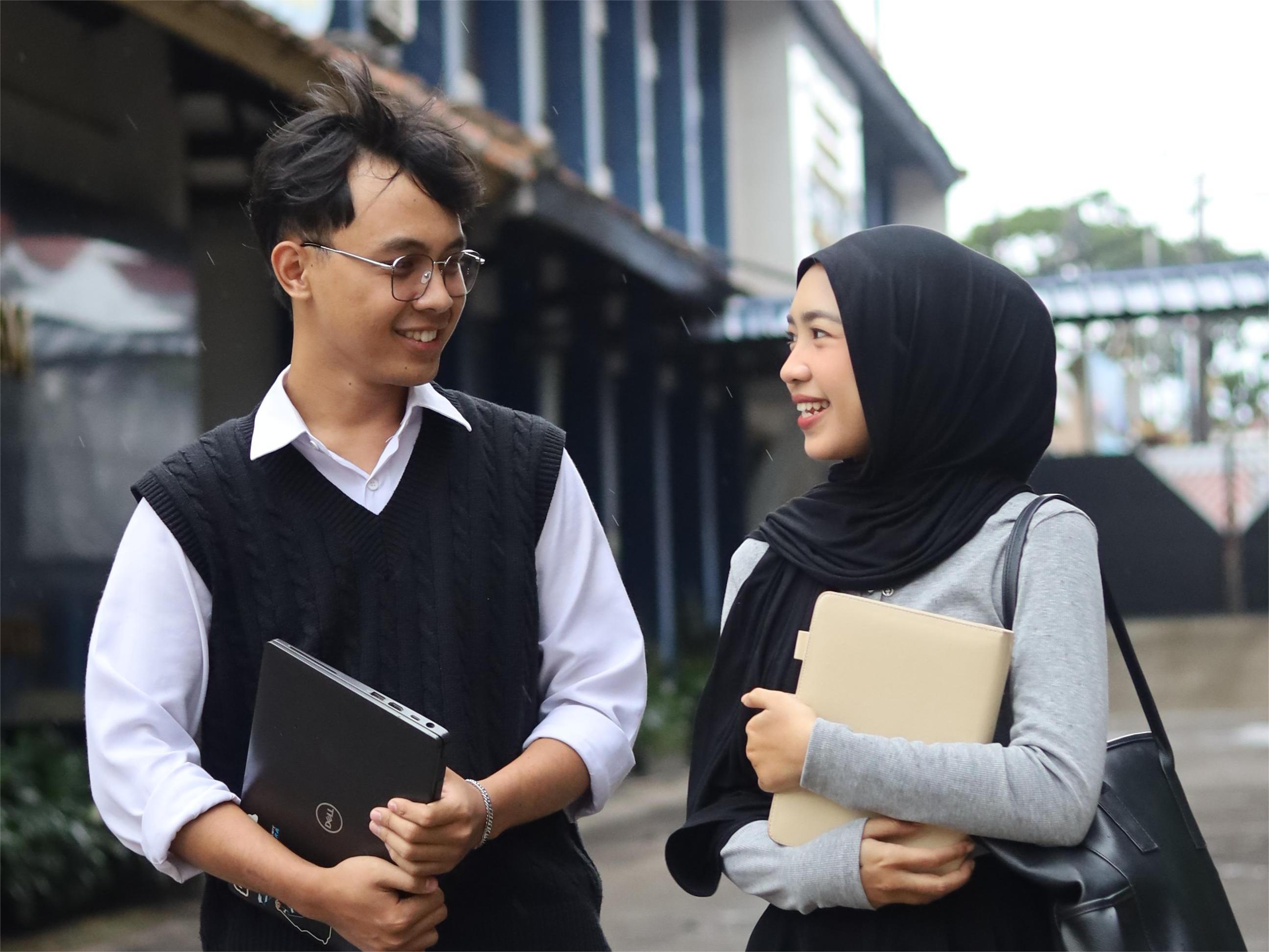 Apa itu Sistem Informasi dan bagaimana memilih program kelas karyawan terbaik?