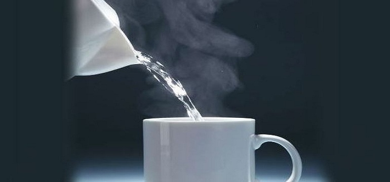 Minum Air Putih Hangat Setiap Pagi, Ini Dia Manfaatnya