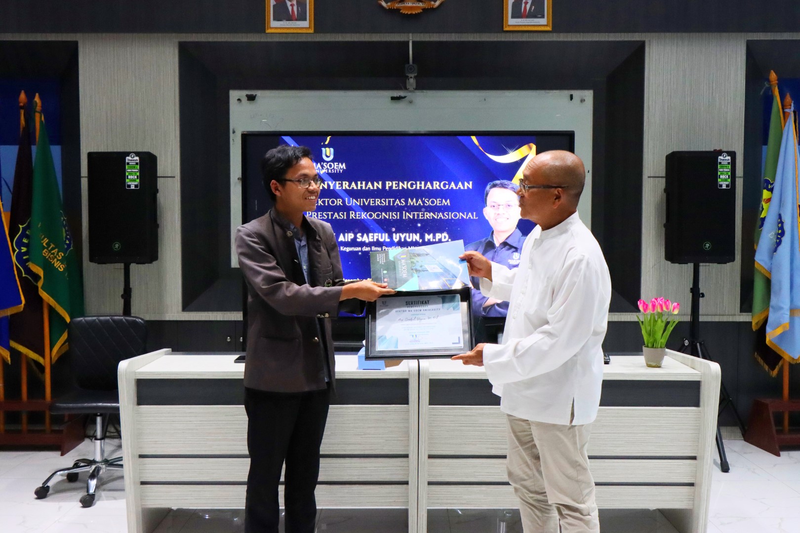 Berikut profil dosen berprestasi Al Ma'soem Aip Saepul Uyun peraih penghargaan internasional bidang pendidikan di Thailand